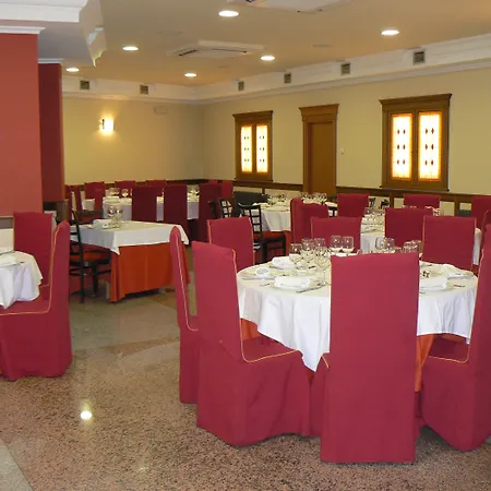 Hotel Ii Castillas 4*