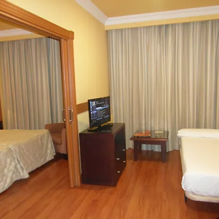 Otel Ii Castillas 4*