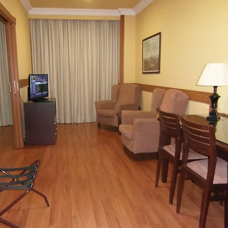 호텔 Ii 카스티야스 아빌라 4*