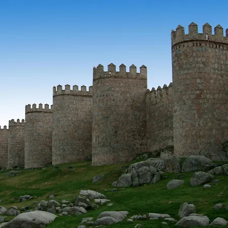 Ii Castillas Otel
