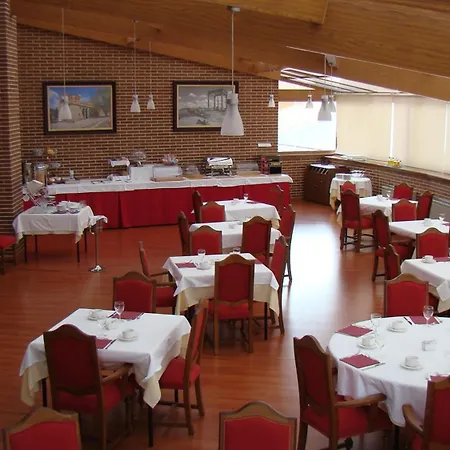 Hotel Ii Castillas 4*