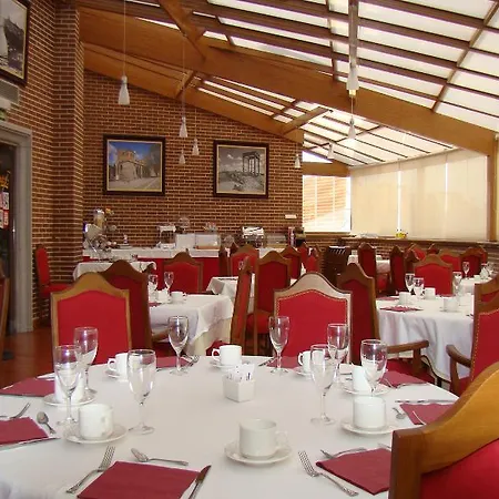 Ii 카스티야스 아빌라 4*